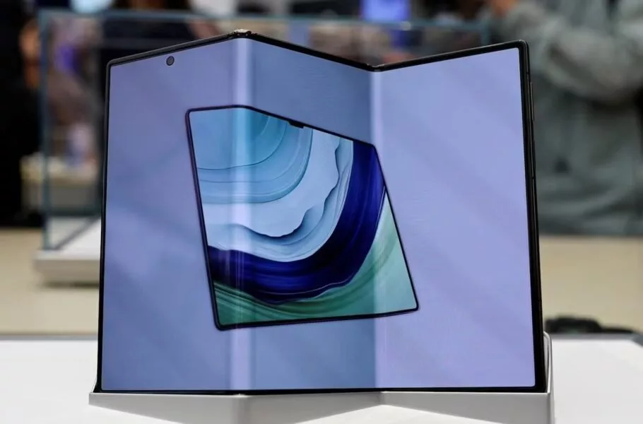 گوشی تاشوی سه‌تکه سامسونگ با سه باتری؛ نوآوری جدید در نسل بعدی گجت‌های هوشمند